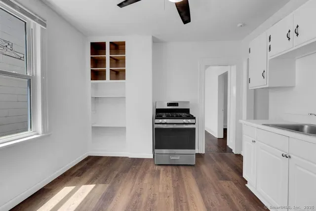 $2,150 | 84 Dewey Street, Bridgeport, CT 06605