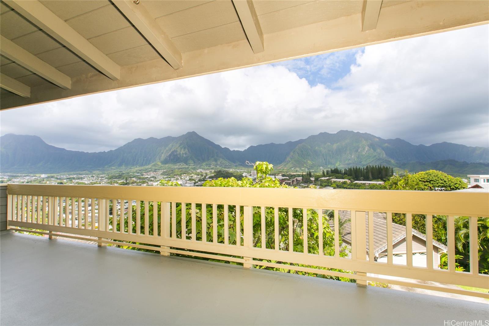 45-177B Lilipuna Road Kaneohe, HI 96744 - Photo 1 of 1 a view of a balcony with lake view