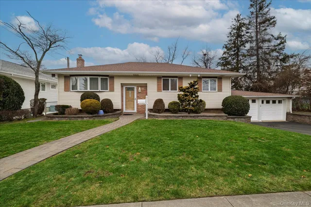 $699,000 | 295 Thorn Street, Oceanside, NY 11572