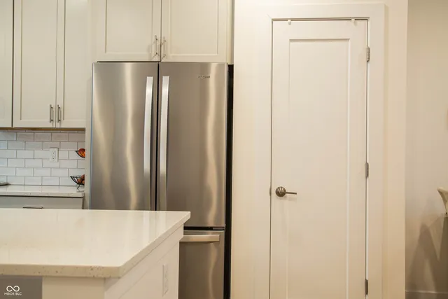 $2,350 | 743 Bates Street, Indianapolis, IN 46202