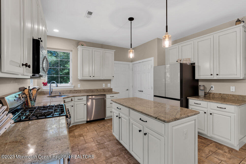 30 Erin Drive Jackson, NJ 08527 - Photo 31 of 105 031_dsc08226