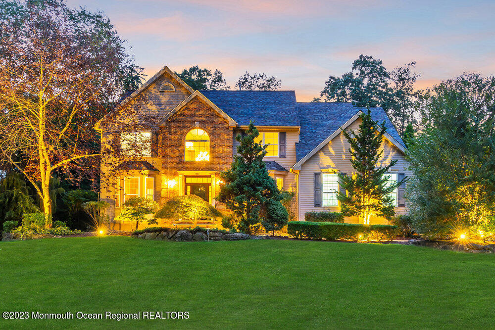 30 Erin Drive Jackson, NJ 08527 - Photo 96 of 105 a view of a big room with potted plants and a large tree