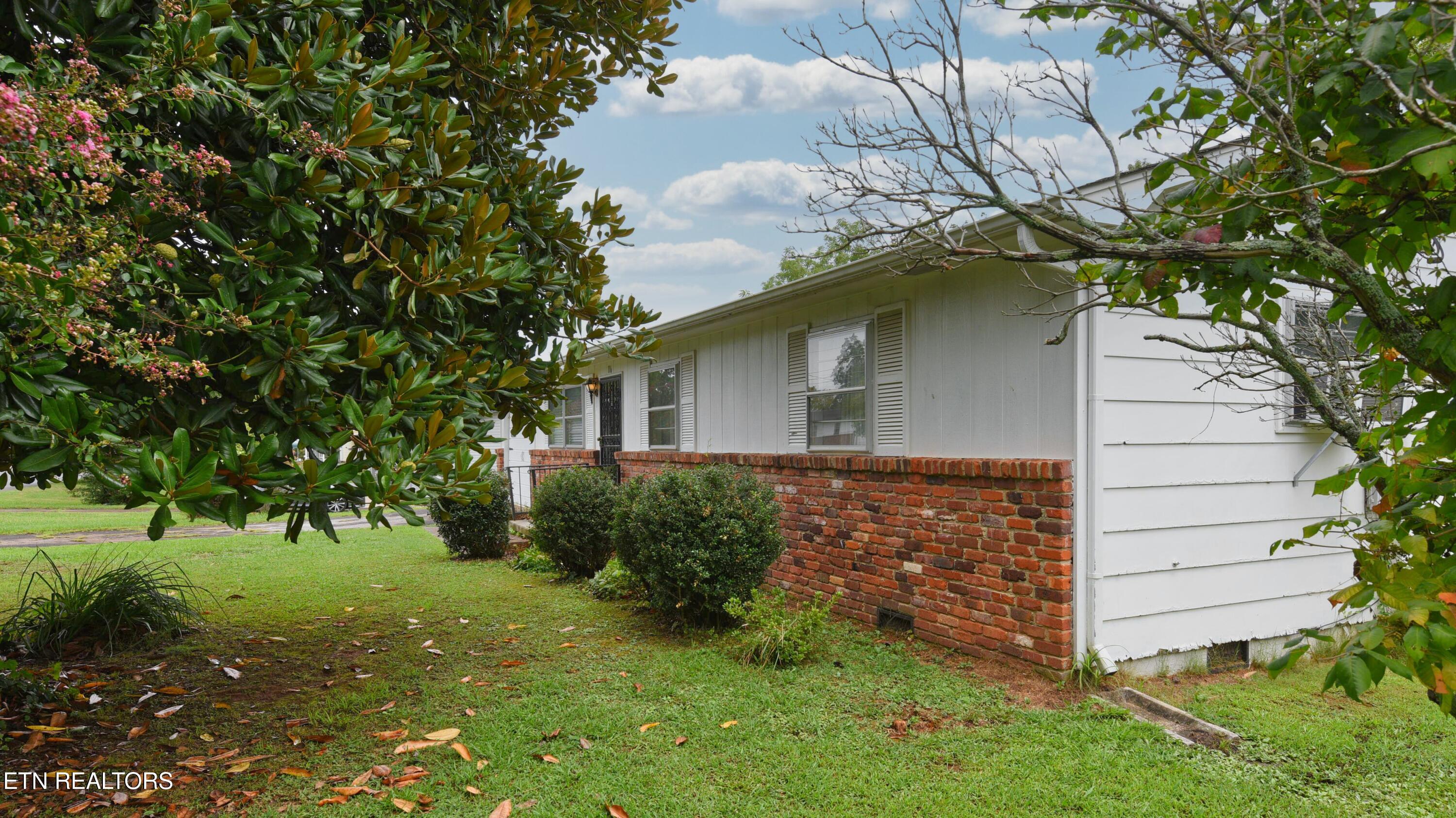 116 Blue Ridge Lane Seymour, TN 37865 - Photo 2 of 18 SL8_8009
