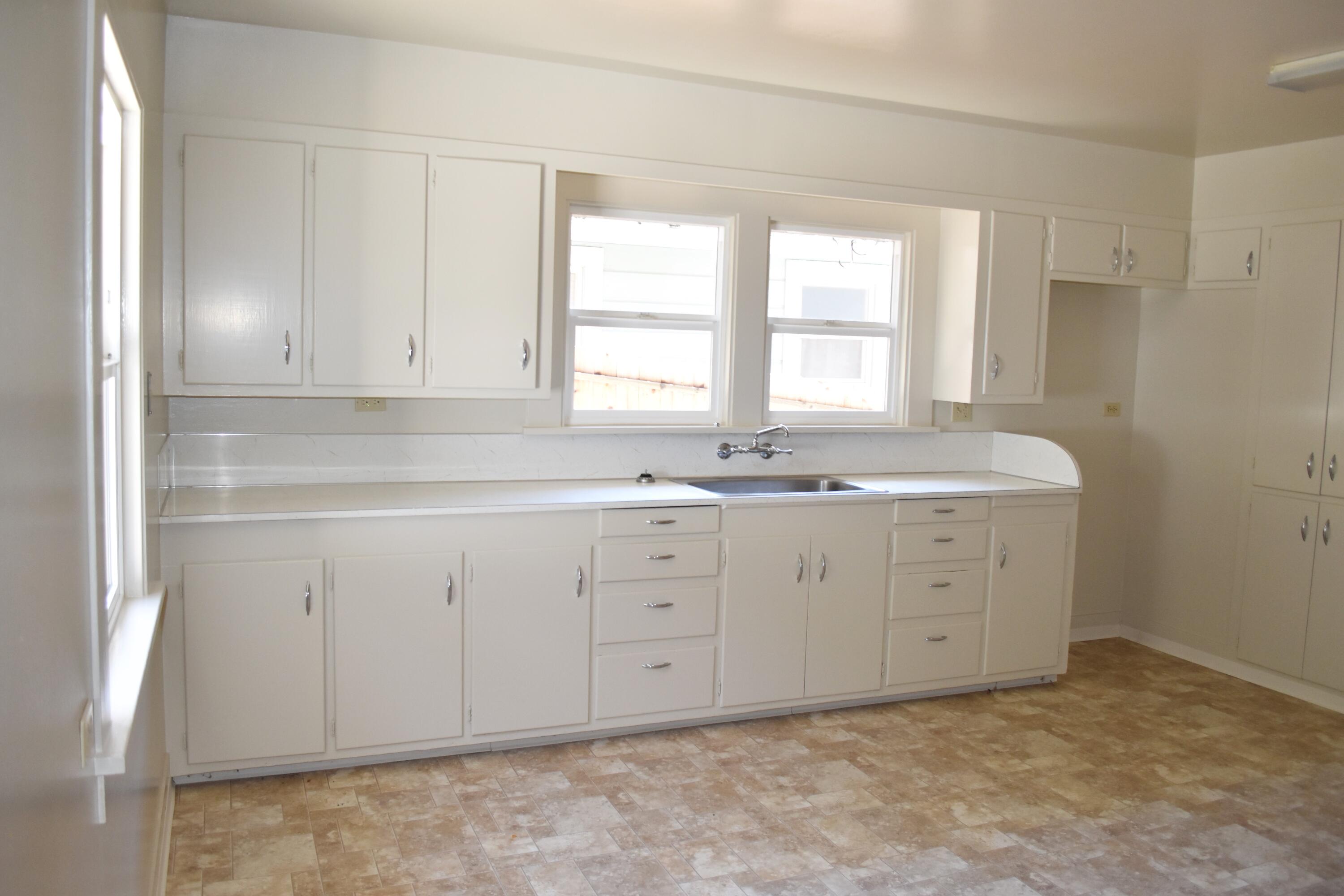 562 B Street Scotia, CA 95565 - Photo 8 of 15