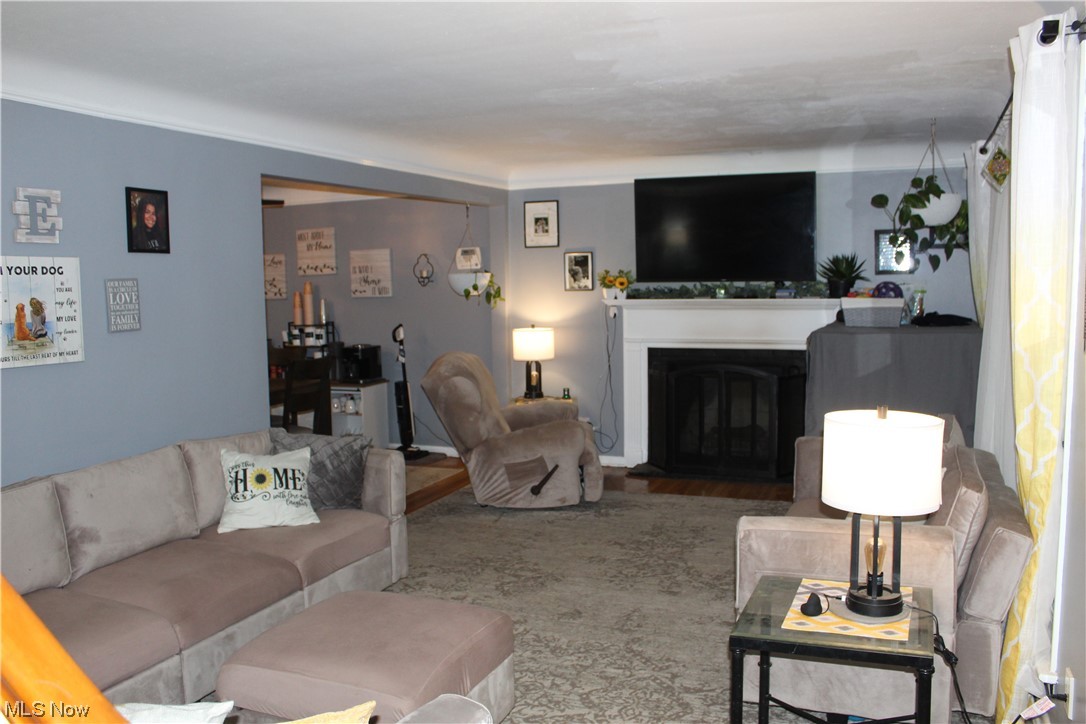 1292 Ford Road Lyndhurst, OH 44124 - Photo 8 of 25 View of living room