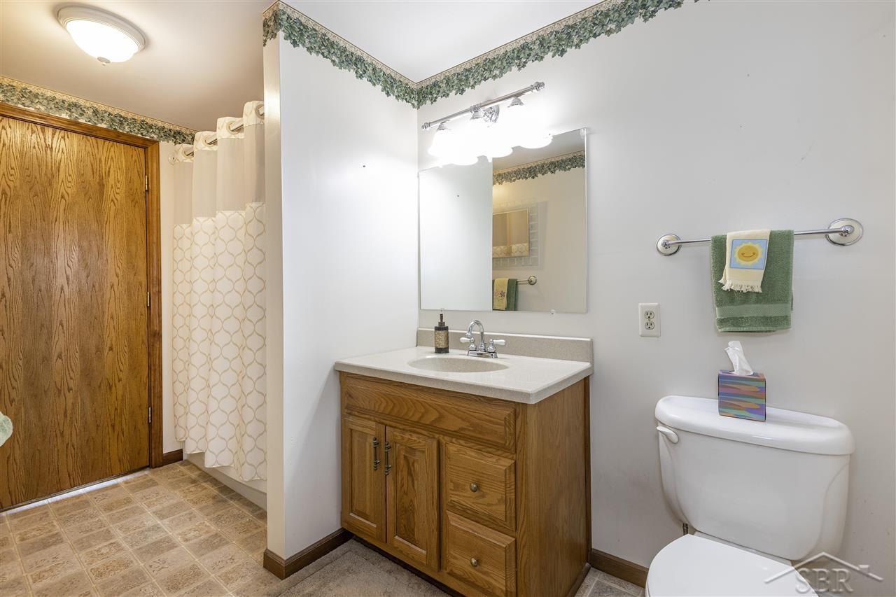 7531 Hart Road Saginaw, MI 48609 - Photo 14 of 36 50051307-13.JPG