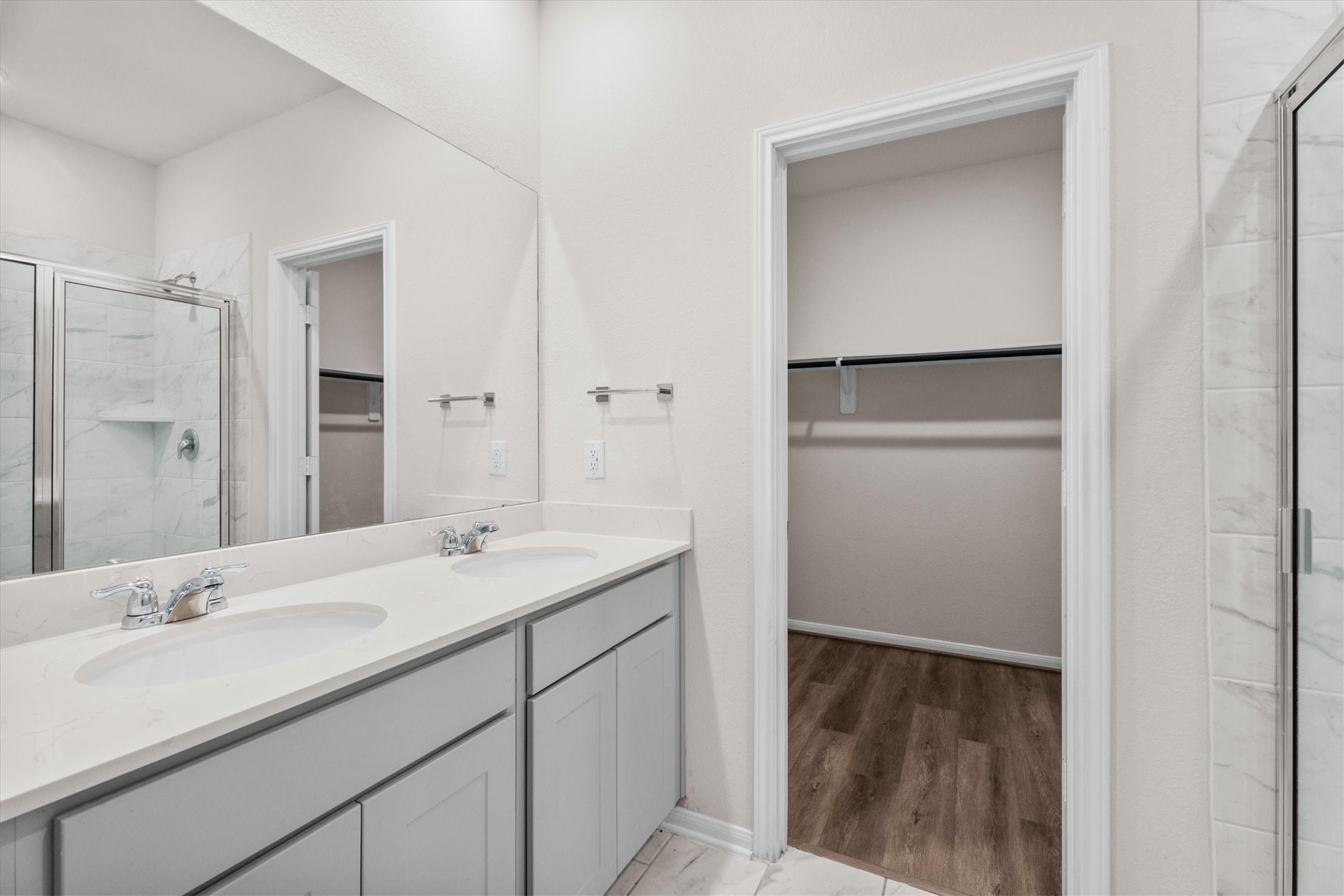 39 Courageous Side Way Magnolia, TX 77354 - Photo 18 of 44 Large vanity area offering ample counter space and storage