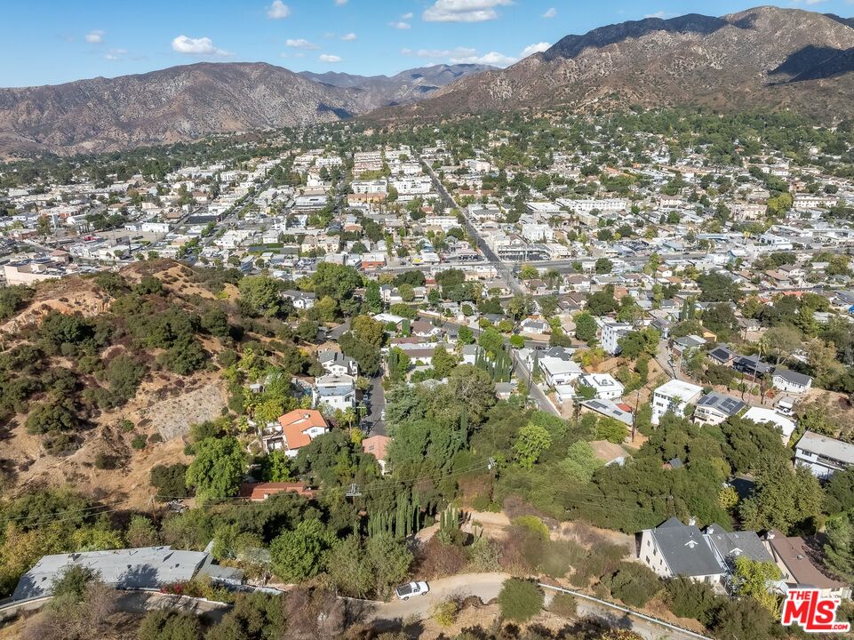 7122 High Cliff Trail Tujunga, CA 91042 - Photo 4 of 8