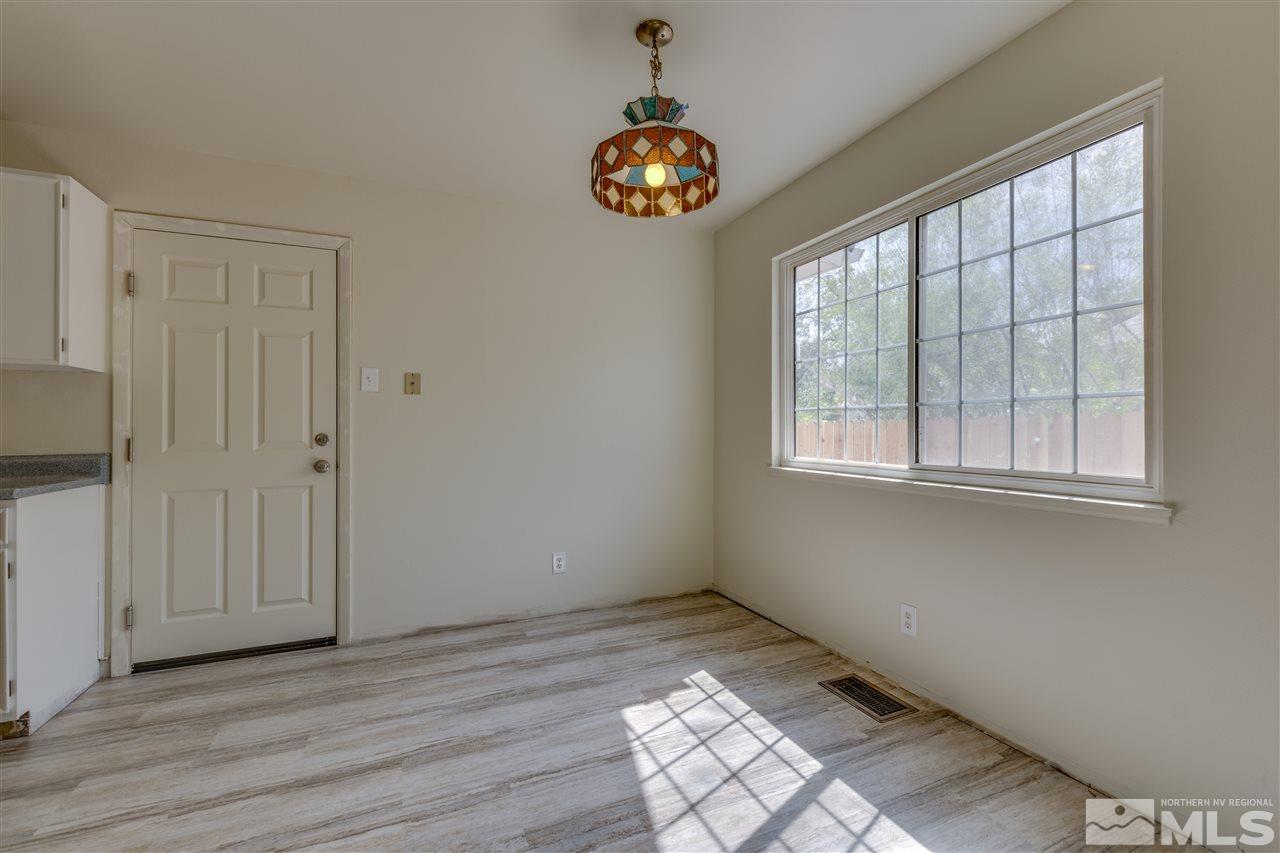 3045 Accacia Way Reno, NV 89503 - Photo 8 of 17 Photo 8