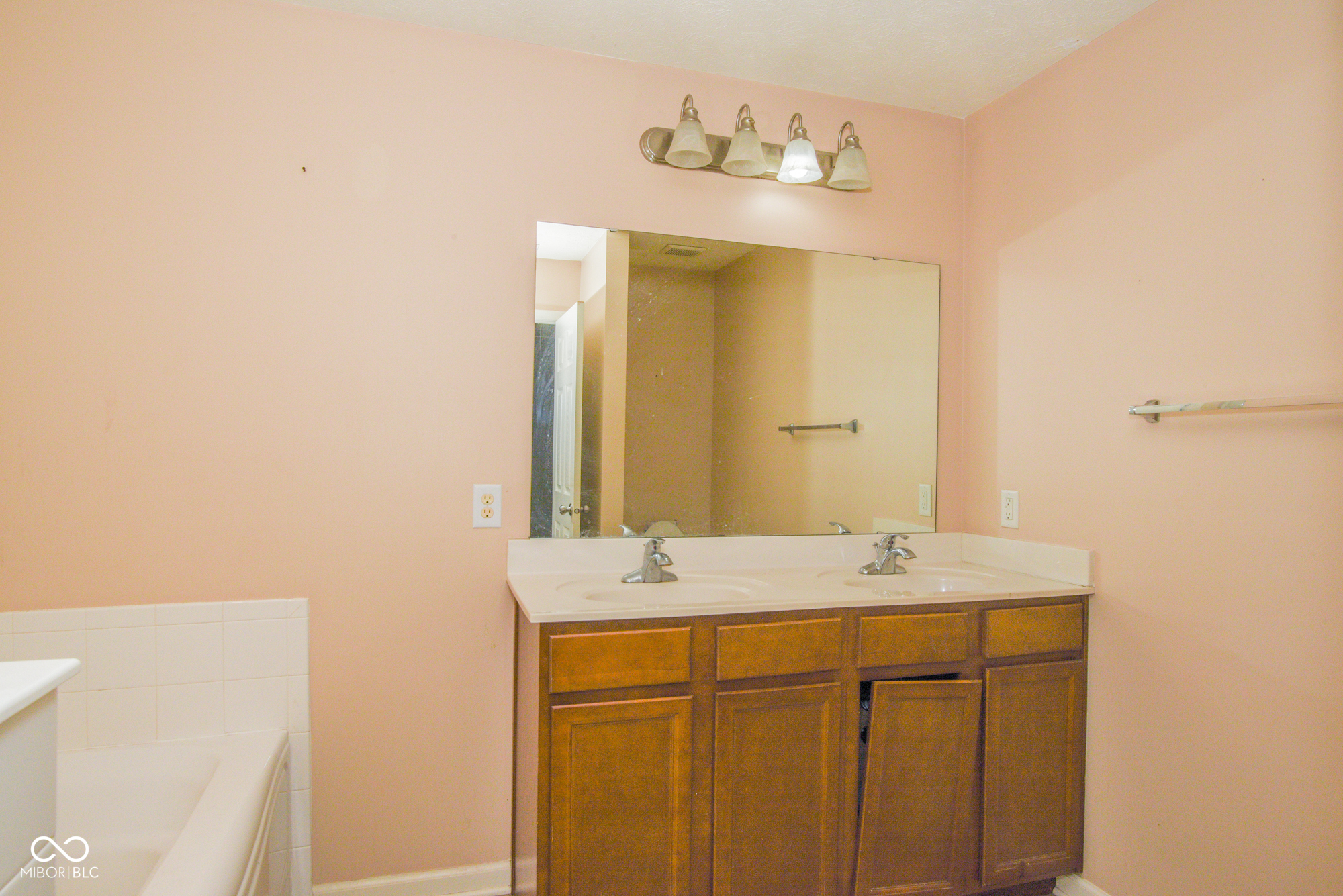 450 Angelina Way Avon, IN 46123 - Photo 7 of 12