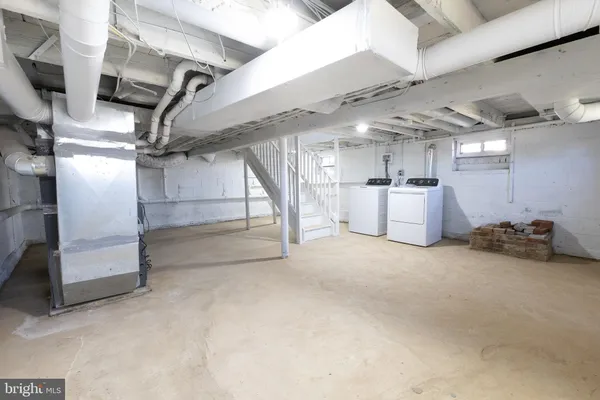 a view of a storage & utility room
