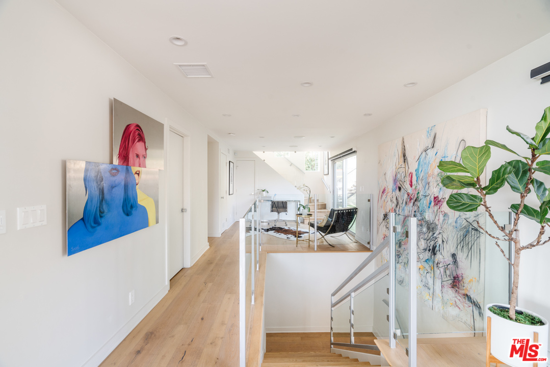 9318 Warbler Way Los Angeles, CA 90069 - Photo 13 of 46 a view of a living room