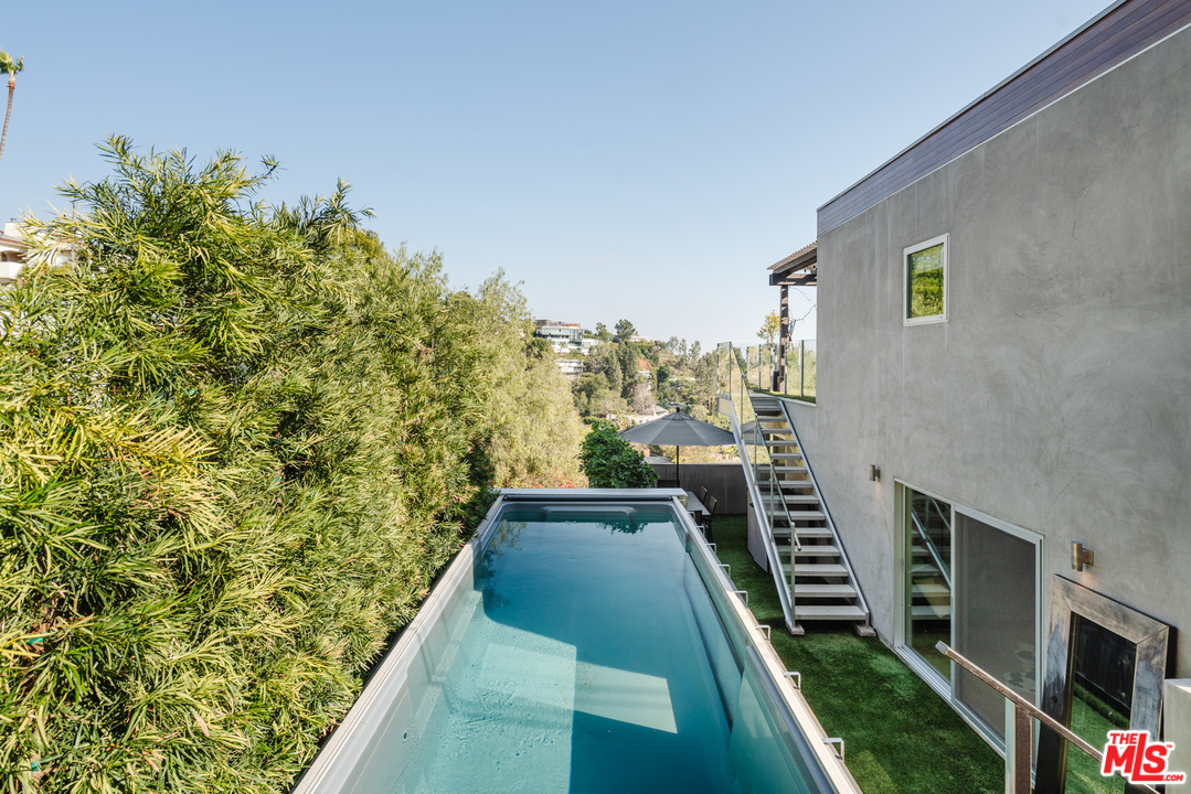 9318 Warbler Way Los Angeles, CA 90069 - Photo 34 of 46 a balcony with outdoor space