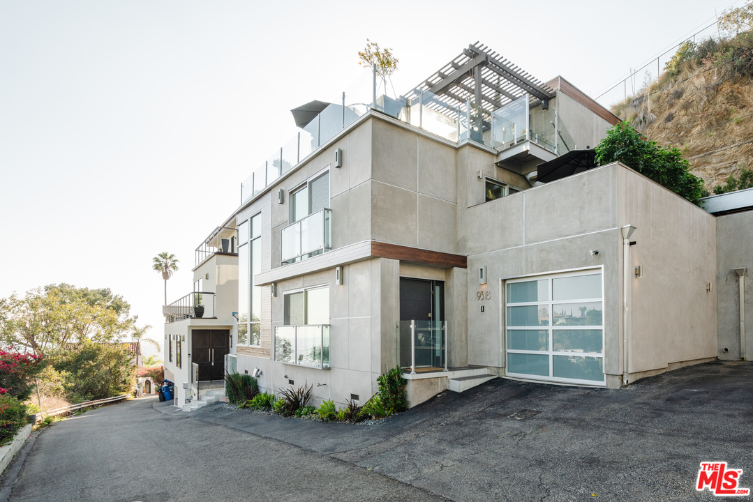 9318 Warbler Way Los Angeles, CA 90069 - Photo 37 of 46 a view of a white house