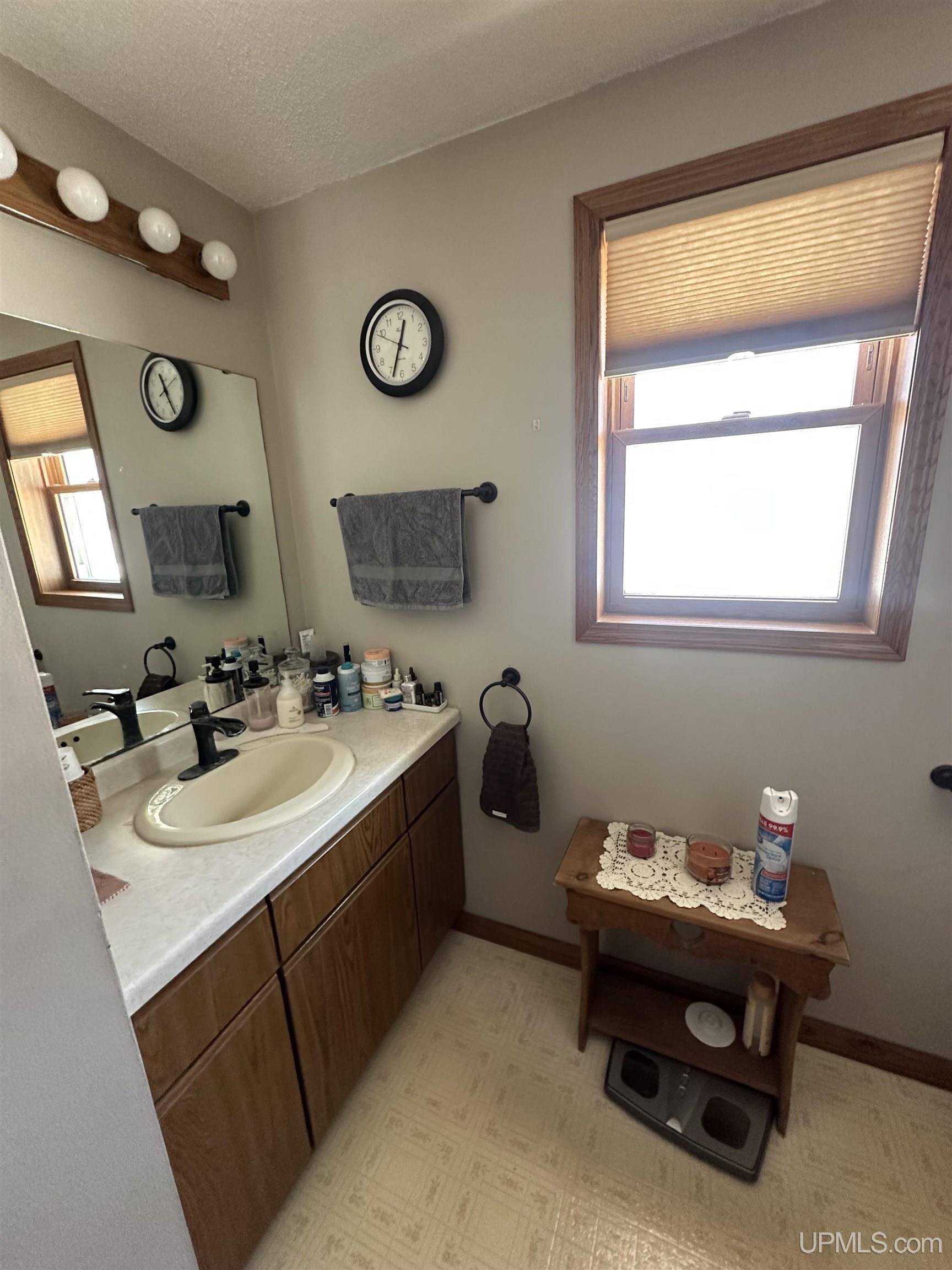 3917 21st Road Gladstone, MI 49837 - Photo 11 of 14 Gallery Image 11