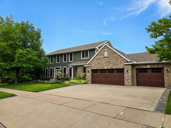 $829,900 | 16917 73rd Place North, Maple Grove, MN 55311