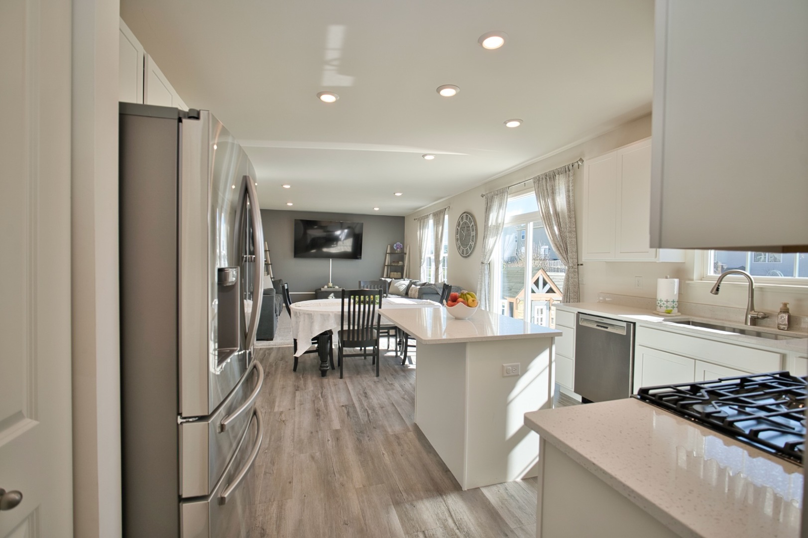 574 Coach Road Yorkville, IL 60560 - Photo 11 of 58