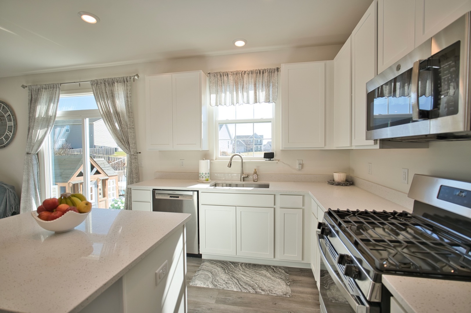 574 Coach Road Yorkville, IL 60560 - Photo 12 of 58