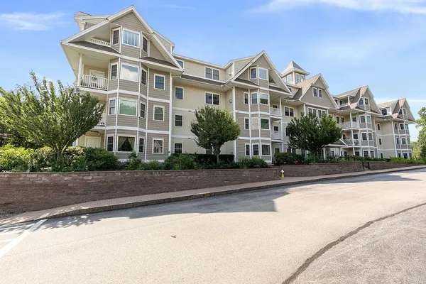 $490,000 | 1 Sterling Hill Lane, Unit 135, Exeter, NH 03833