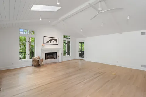$1,795,000 | 853 Sauganash Drive, Fontana, WI 53125