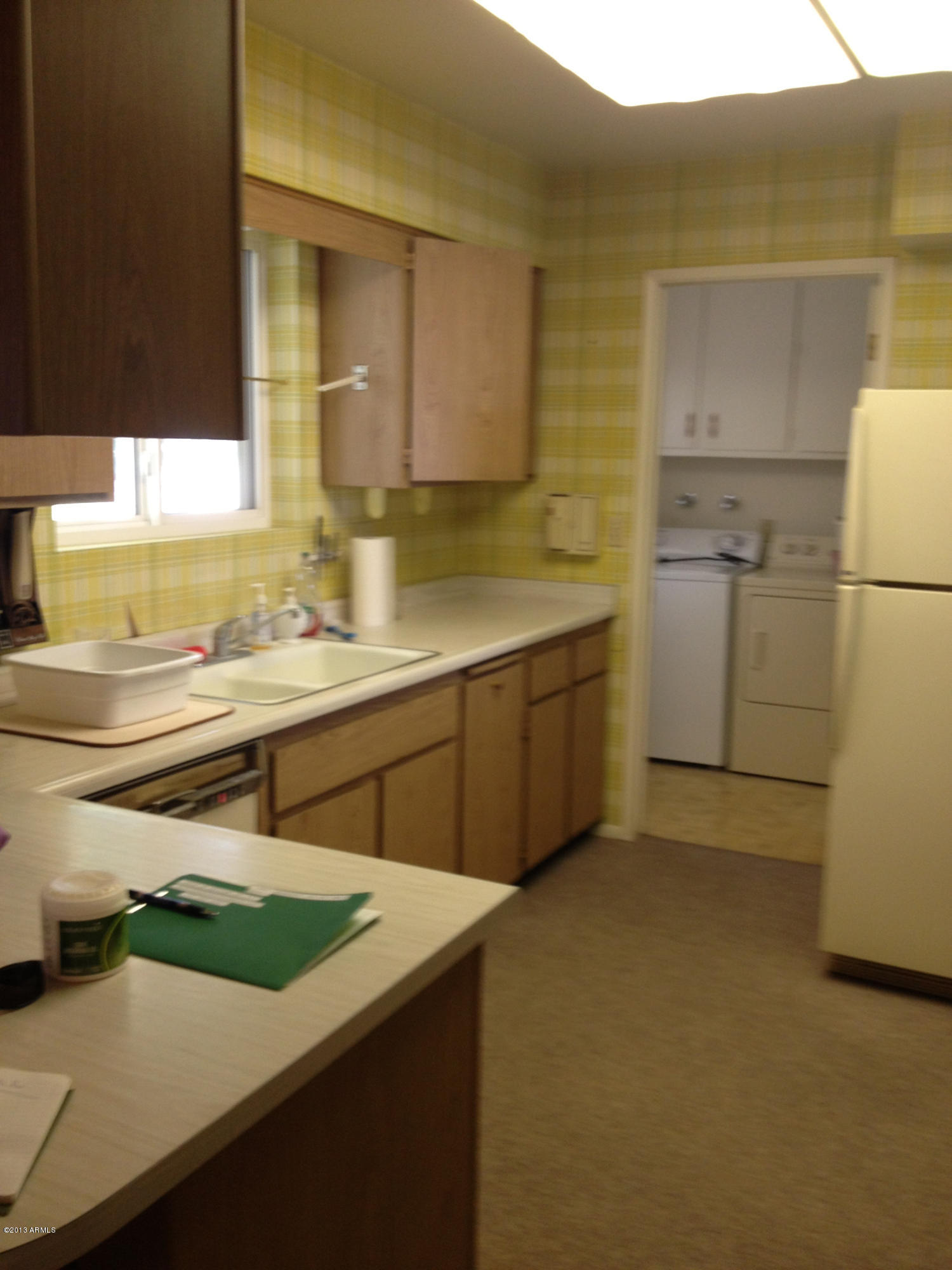 10745 West Hatcher Road Sun City, AZ 85351 - Photo 6 of 15 2013-07-12 09
