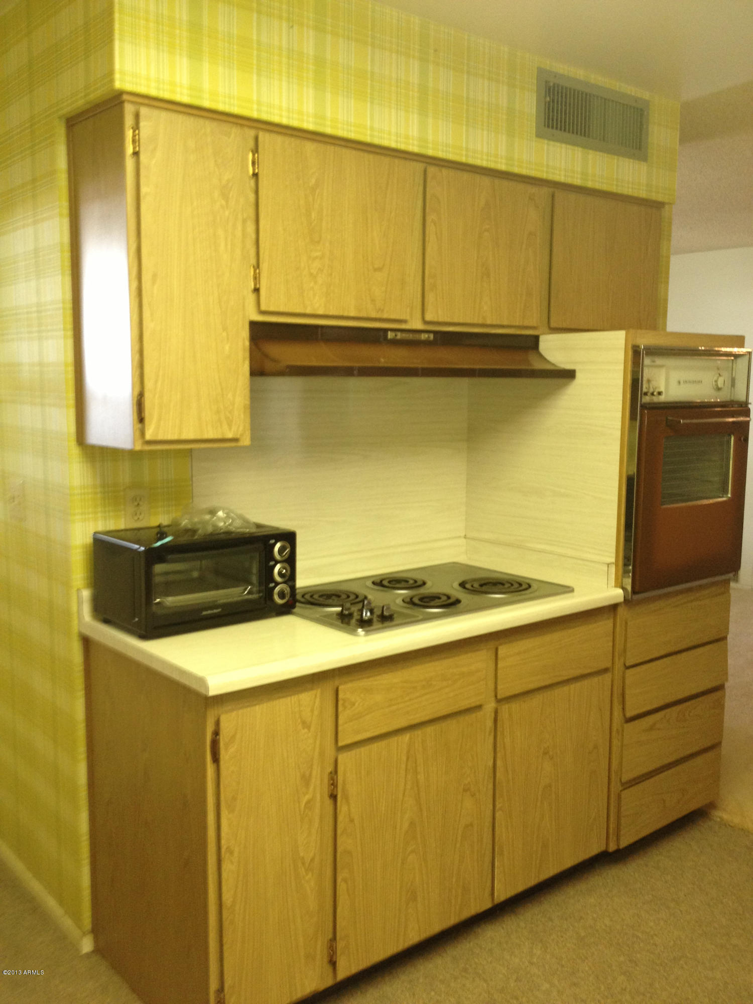 10745 West Hatcher Road Sun City, AZ 85351 - Photo 8 of 15 2013-07-12 09