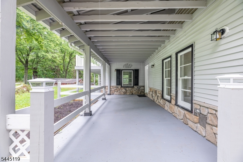 68 Libertyville Road Wantage, NJ 07461 - Photo 4 of 31