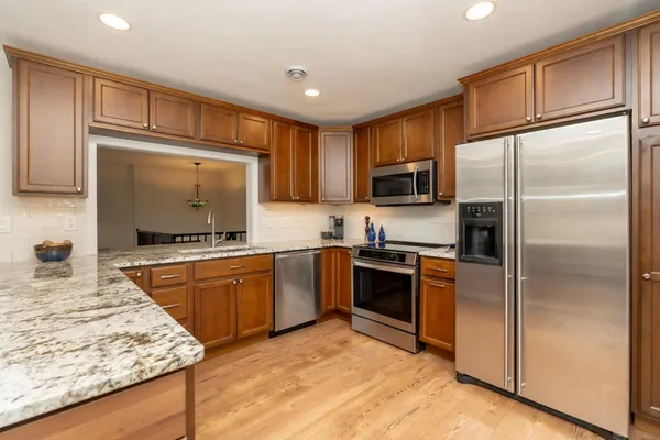 $374,900 | 107 South Belmont Drive, Mankato, MN 56001