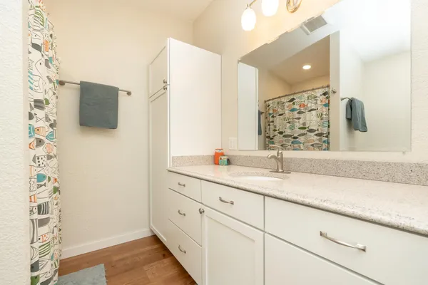 $374,900 | 107 South Belmont Drive, Mankato, MN 56001