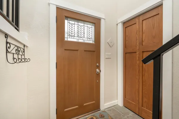 $374,900 | 107 South Belmont Drive, Mankato, MN 56001