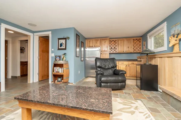 $374,900 | 107 South Belmont Drive, Mankato, MN 56001