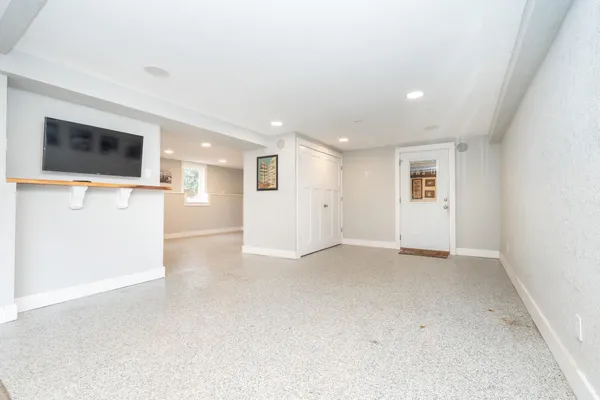 $374,900 | 107 South Belmont Drive, Mankato, MN 56001