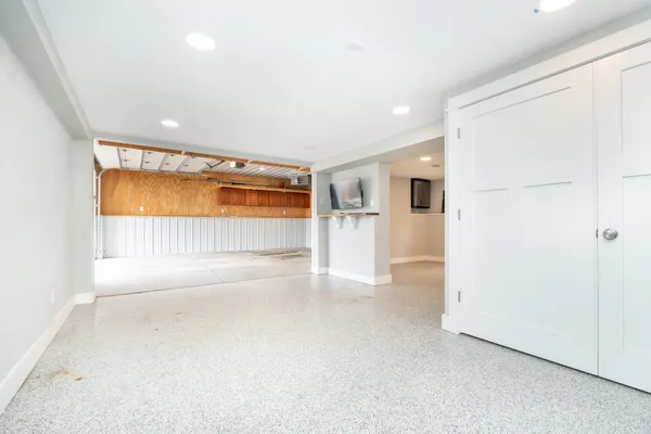 $374,900 | 107 South Belmont Drive, Mankato, MN 56001