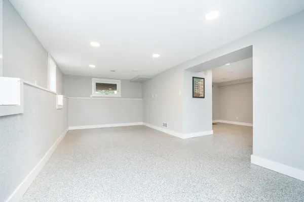 $374,900 | 107 South Belmont Drive, Mankato, MN 56001