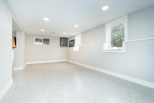 $374,900 | 107 South Belmont Drive, Mankato, MN 56001