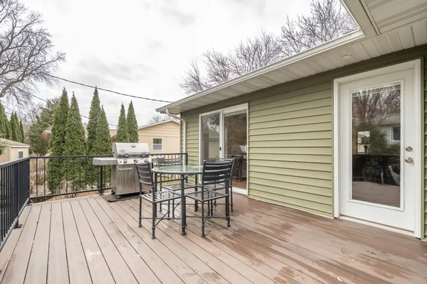 $374,900 | 107 South Belmont Drive, Mankato, MN 56001