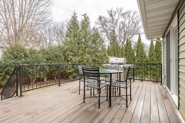 $374,900 | 107 South Belmont Drive, Mankato, MN 56001