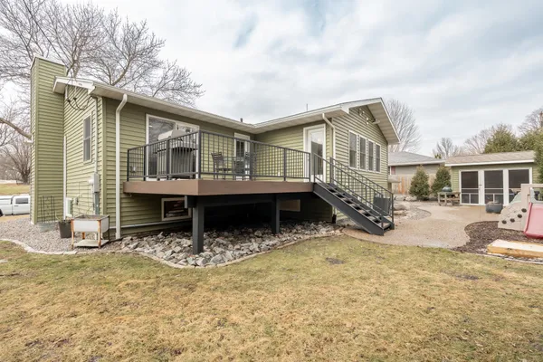 $374,900 | 107 South Belmont Drive, Mankato, MN 56001