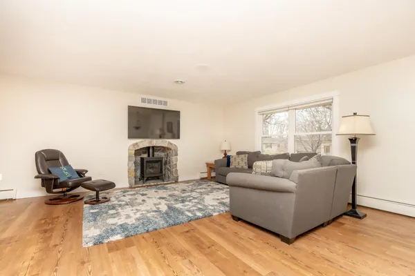 $374,900 | 107 South Belmont Drive, Mankato, MN 56001