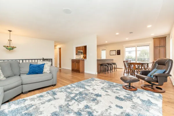 $374,900 | 107 South Belmont Drive, Mankato, MN 56001