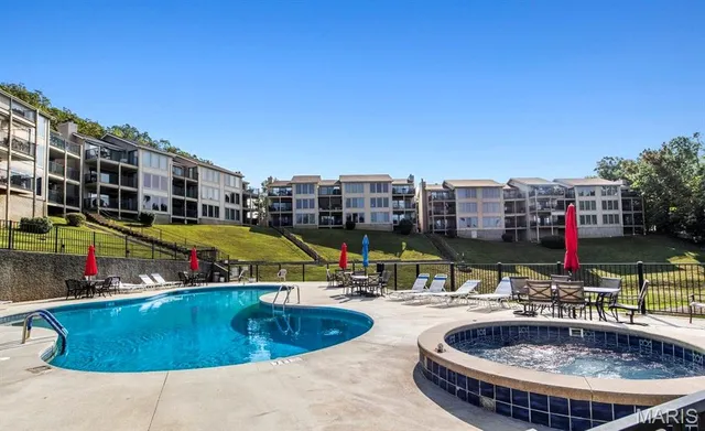$234,900 | 40 Robinwood Drive, Unit 2C, Lake Ozark, MO 65049