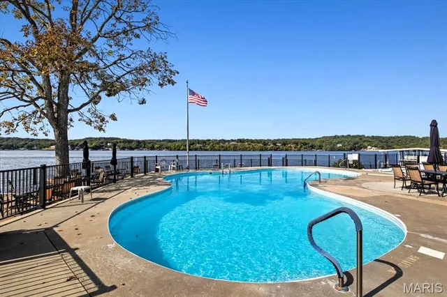 $234,900 | 40 Robinwood Drive, Unit 2C, Lake Ozark, MO 65049