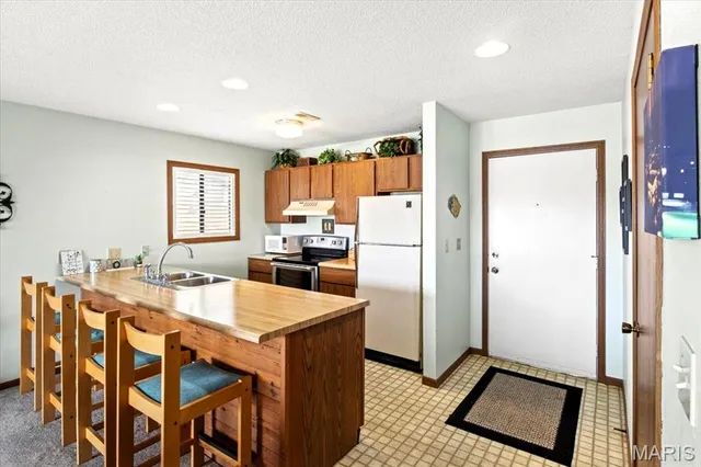 $234,900 | 40 Robinwood Drive, Unit 2C, Lake Ozark, MO 65049