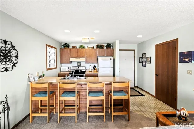 $234,900 | 40 Robinwood Drive, Unit 2C, Lake Ozark, MO 65049