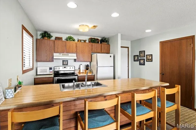 $234,900 | 40 Robinwood Drive, Unit 2C, Lake Ozark, MO 65049