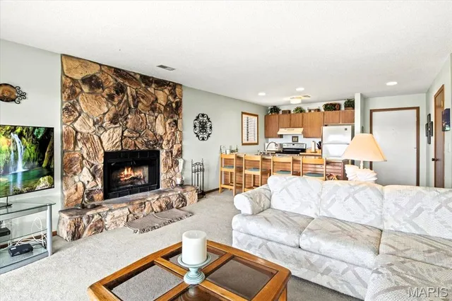 $234,900 | 40 Robinwood Drive, Unit 2C, Lake Ozark, MO 65049