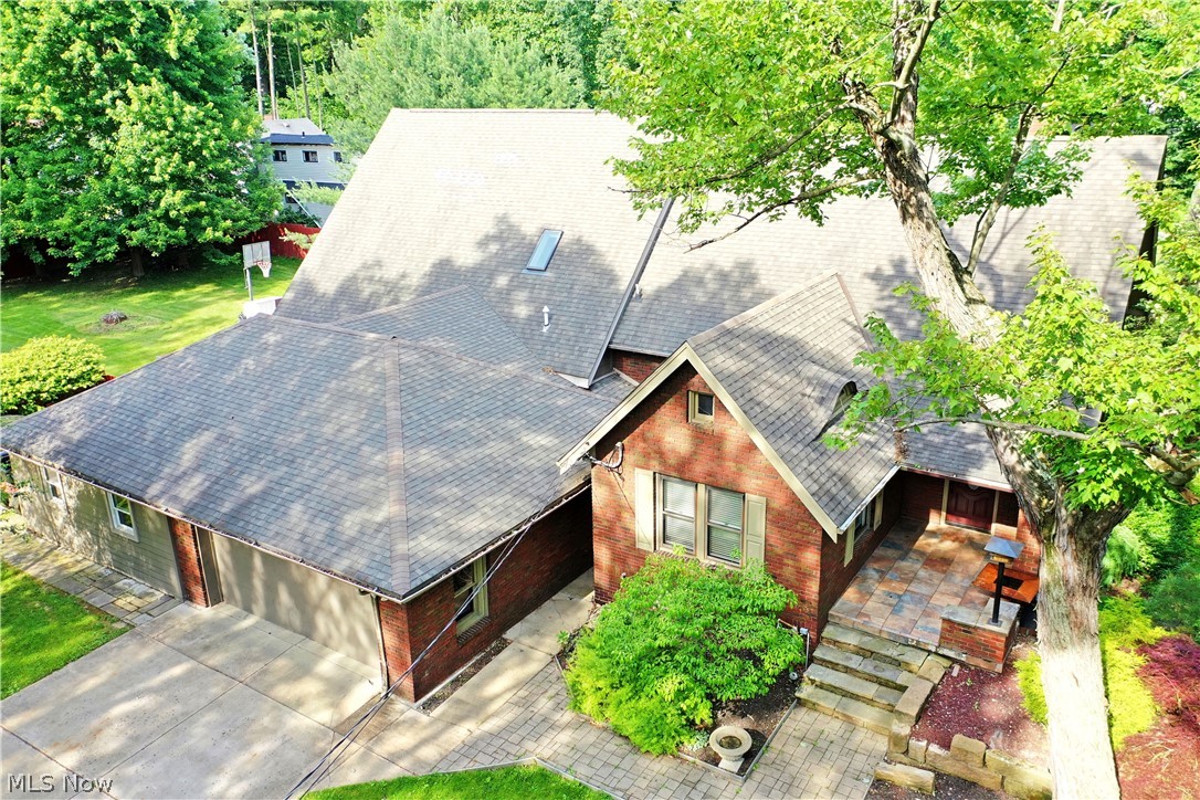 8637 Howland Springs Road Southeast Warren, OH 44484 - Photo 2 of 35 Gallery Image 2