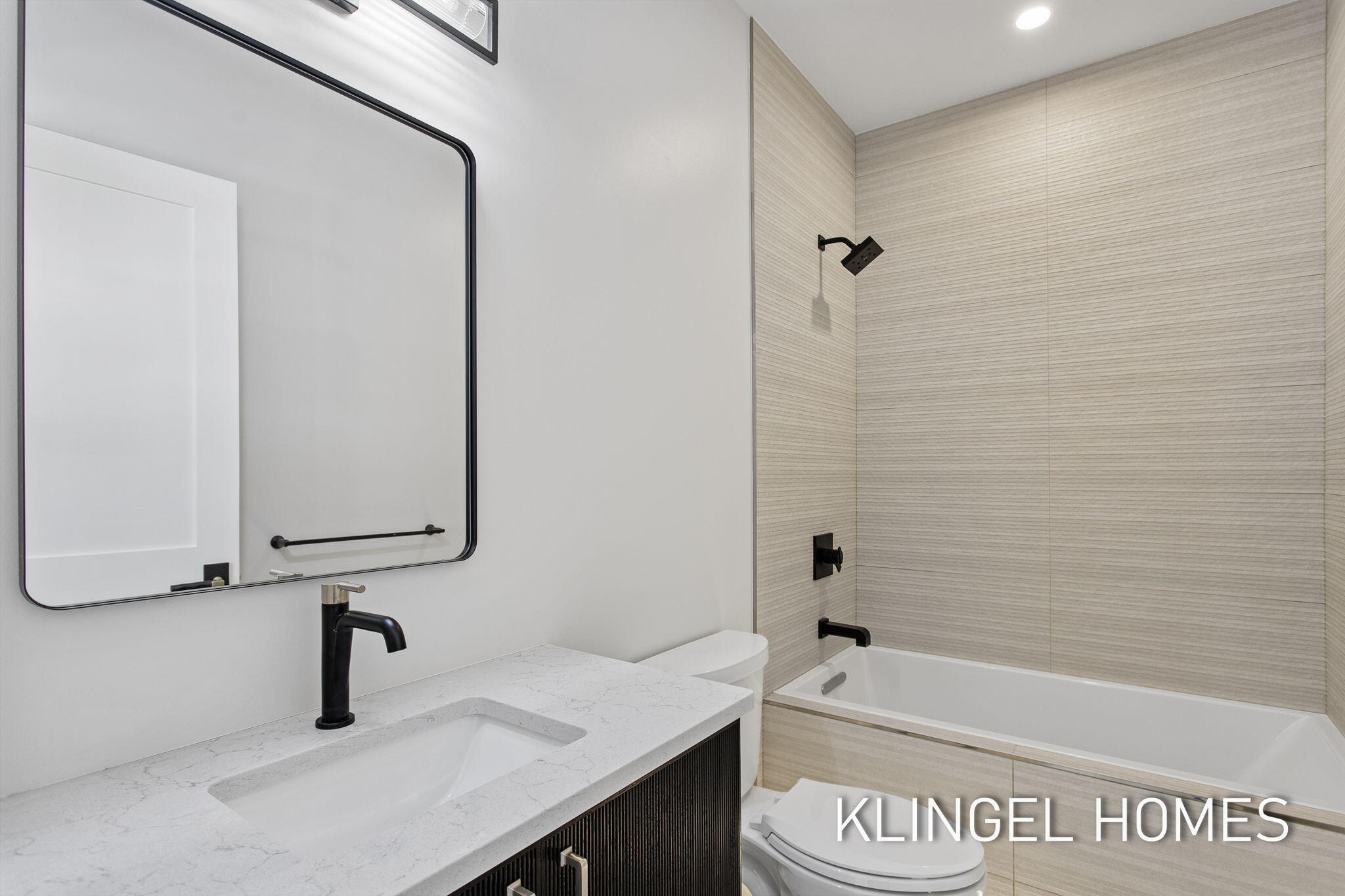 930 West Savidge Street, Unit 7 Spring Lake, MI 49456 - Photo 21 of 25 88-web-or-mls-930-w-savidge-st-7