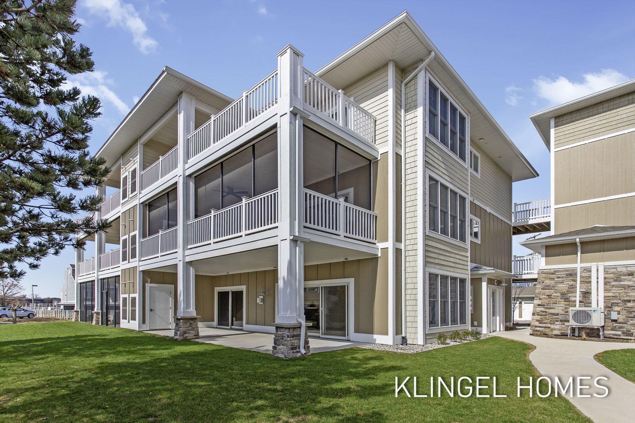 930 West Savidge Street, Unit 7 Spring Lake, MI 49456 - Photo 22 of 25 65-web-or-mls-930-w-savidge-st-7