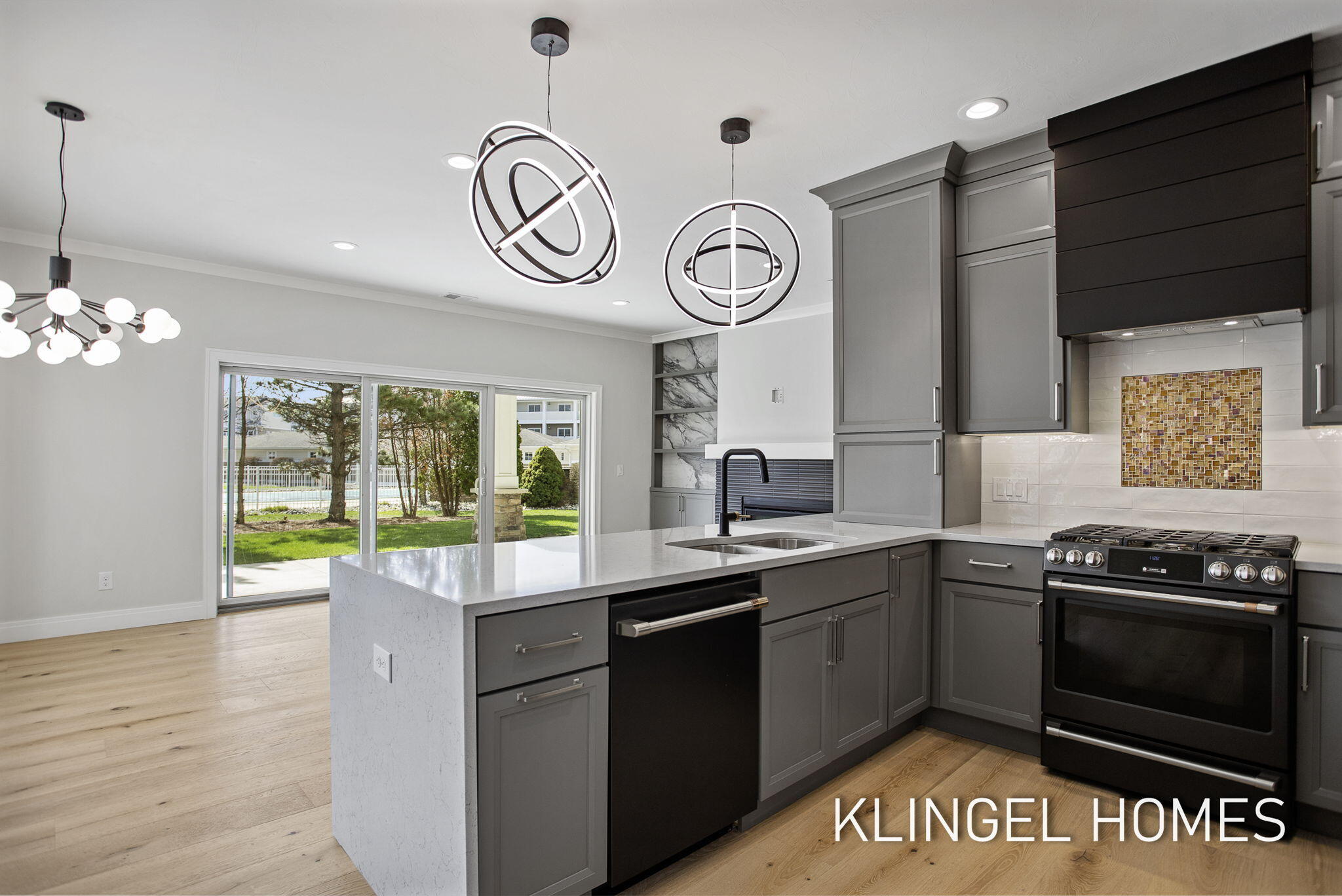 930 West Savidge Street, Unit 7 Spring Lake, MI 49456 - Photo 3 of 25 67-web-or-mls-930-w-savidge-st-7